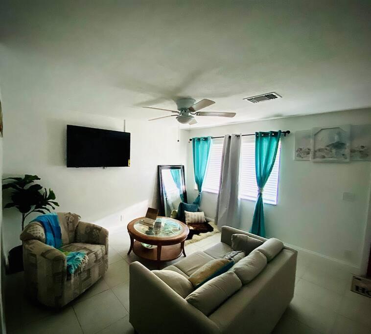 Вилла Cheerful 1-Bed On Oakland Park Fl Форт-Лодердейл Экстерьер фото