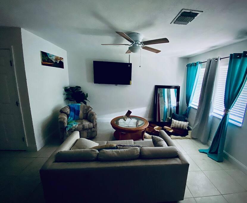 Вилла Cheerful 1-Bed On Oakland Park Fl Форт-Лодердейл Экстерьер фото