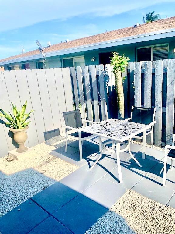 Вилла Cheerful 1-Bed On Oakland Park Fl Форт-Лодердейл Экстерьер фото